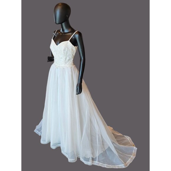 Vintage Open Lace Gathered Waist Organza Wedding Gown